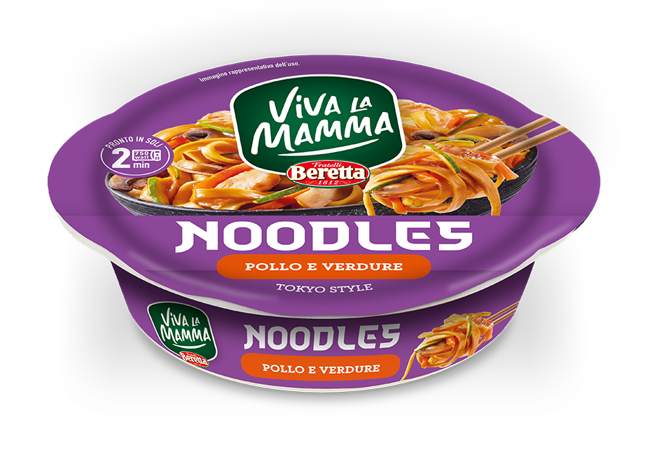 NOODLES CON POLLO E VERDURE NOODLES CON POLLO E VERDURE
